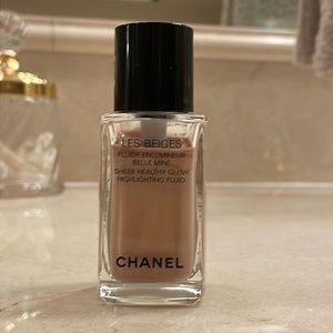 CHANEL Le Beiges Sheer Healthy Glow Highlighting Fluid